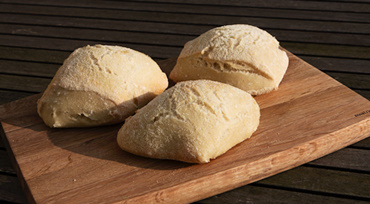 hjemmebagte ciabatta brød - perfekte for cafeburgeren